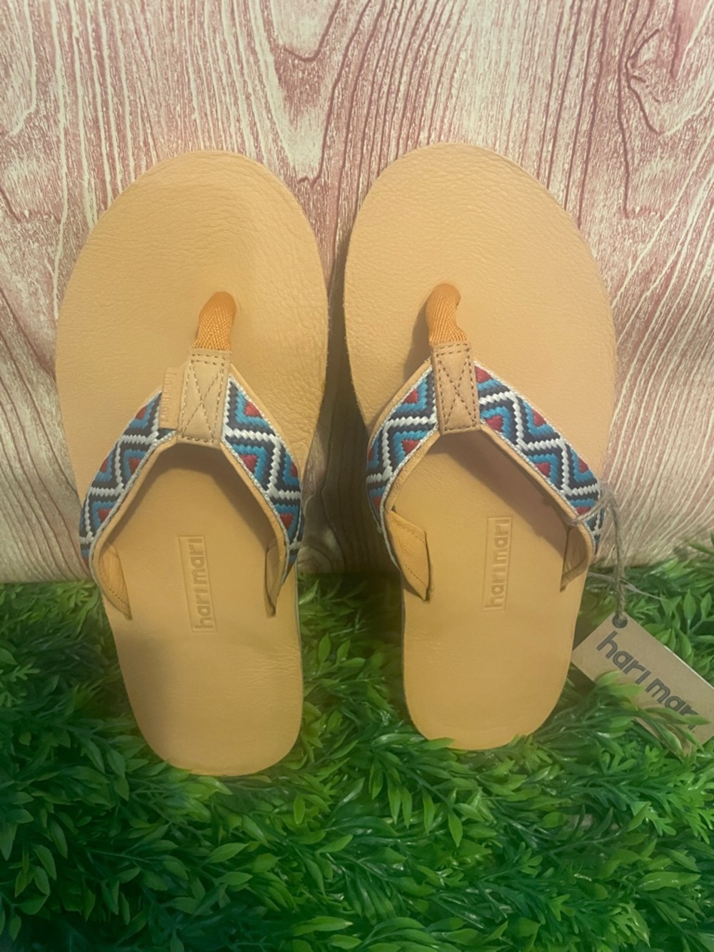 Hari Mari Men’s Fields Tan Flip Flop Sandals - Picture 2 of 9